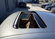 Lexus ES 300h Sedan / Limuzína 2,5 l 131 kw