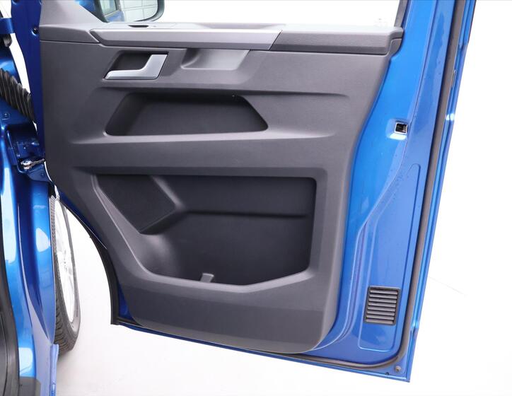 Volkswagen Multivan 13