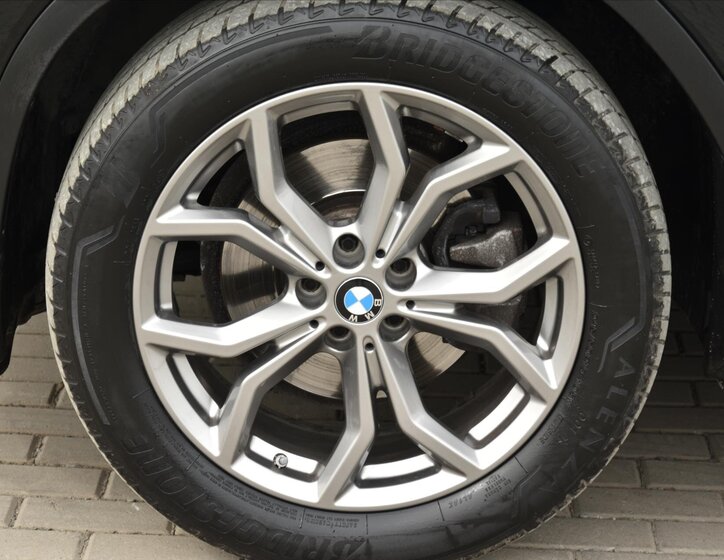 BMW X3 SUV / Terénní 2,0 l 140 kw