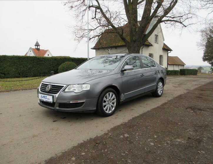 Volkswagen Passat Sedan 2,0 l 103 kw