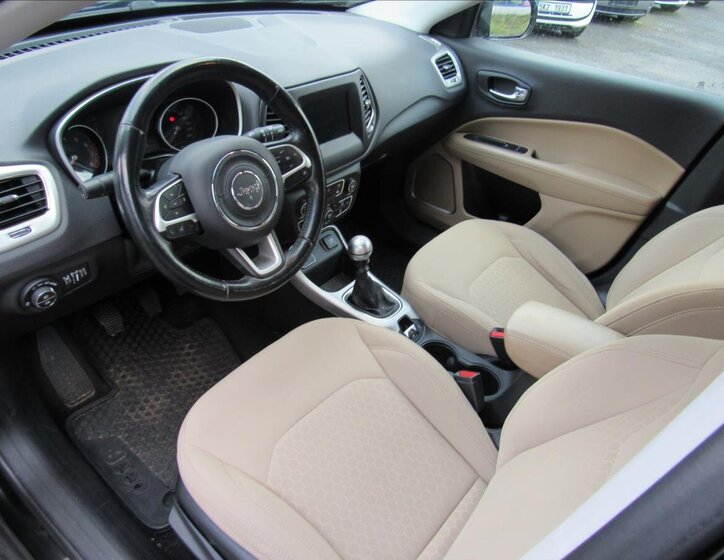 Jeep Compass SUV 1,4 l 103 kw