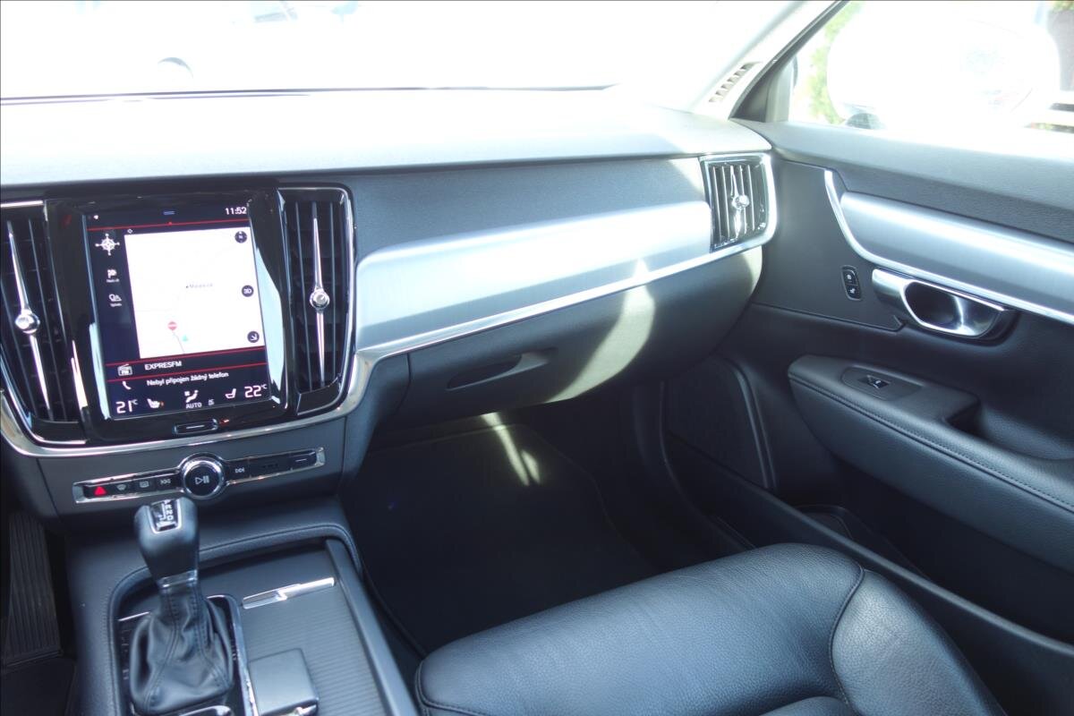 Volvo V90 Kombi 2,0 l 140 kw