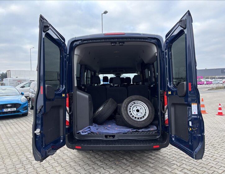 Ford Transit 8