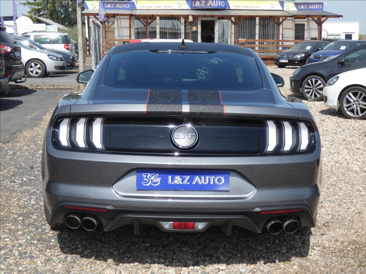 Ford Mustang Kupé 5,0 l 330 kw