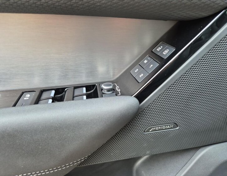 Land Rover Range Rover Velar SUV 2,0 l 150 kw