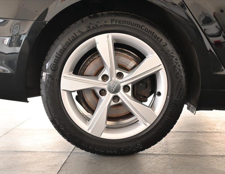 Audi A4 Kombi 2,0 l 140 kw