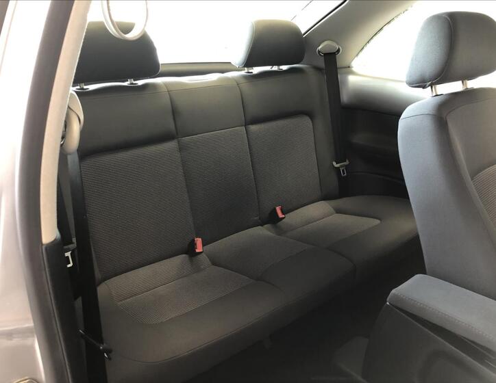 Volkswagen New Beetle 12