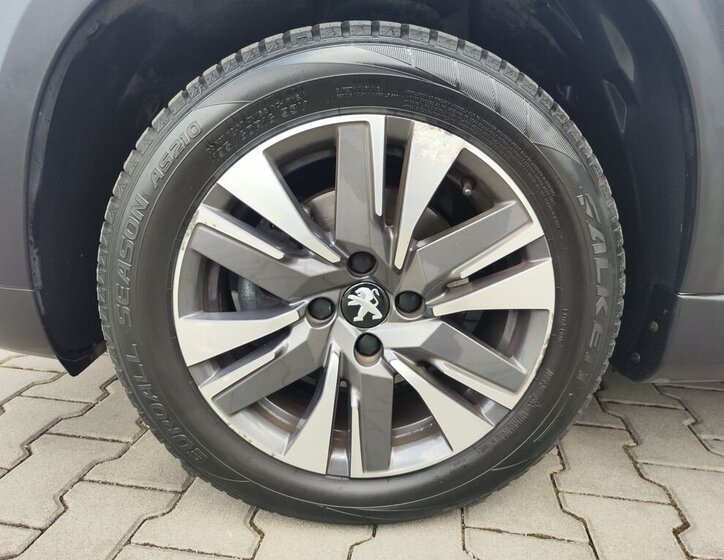 Peugeot 2008 SUV / Terénní 1,2 l 81 kw