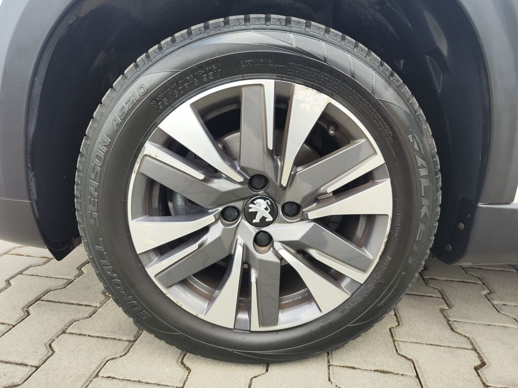 Peugeot 2008 SUV / Terénní 1,2 l 81 kw