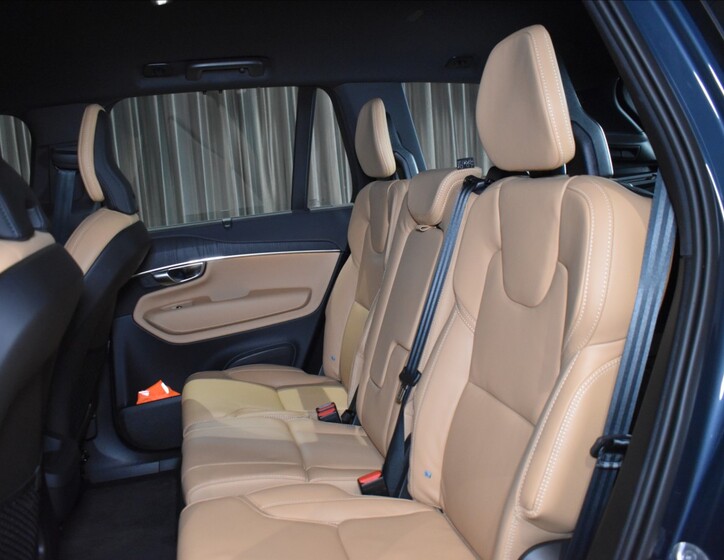 Volvo XC90 9