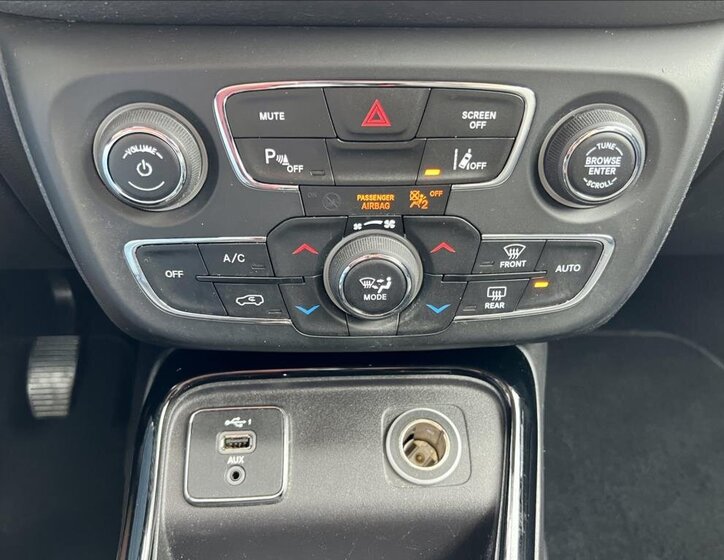 Jeep Compass SUV 1,4 l 103 kw