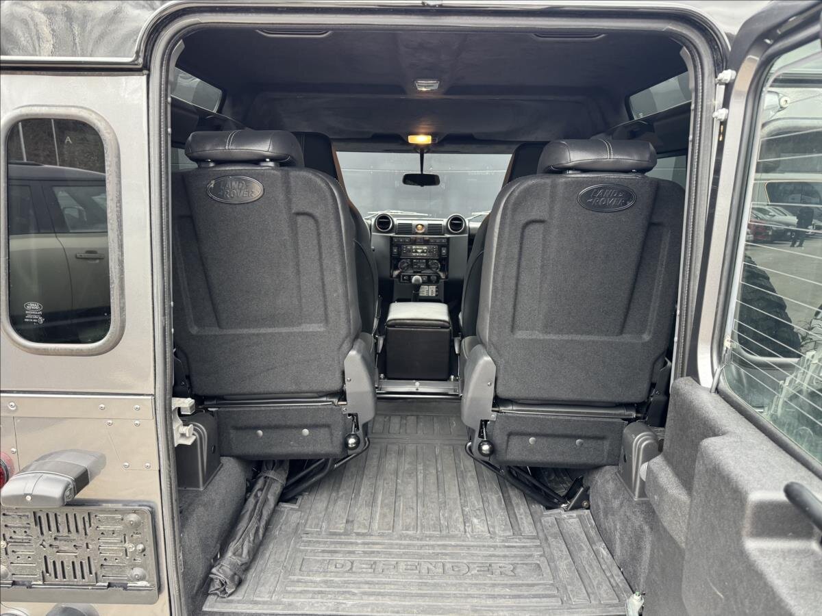 Land Rover Defender Skříň 2,2 l 90 kw