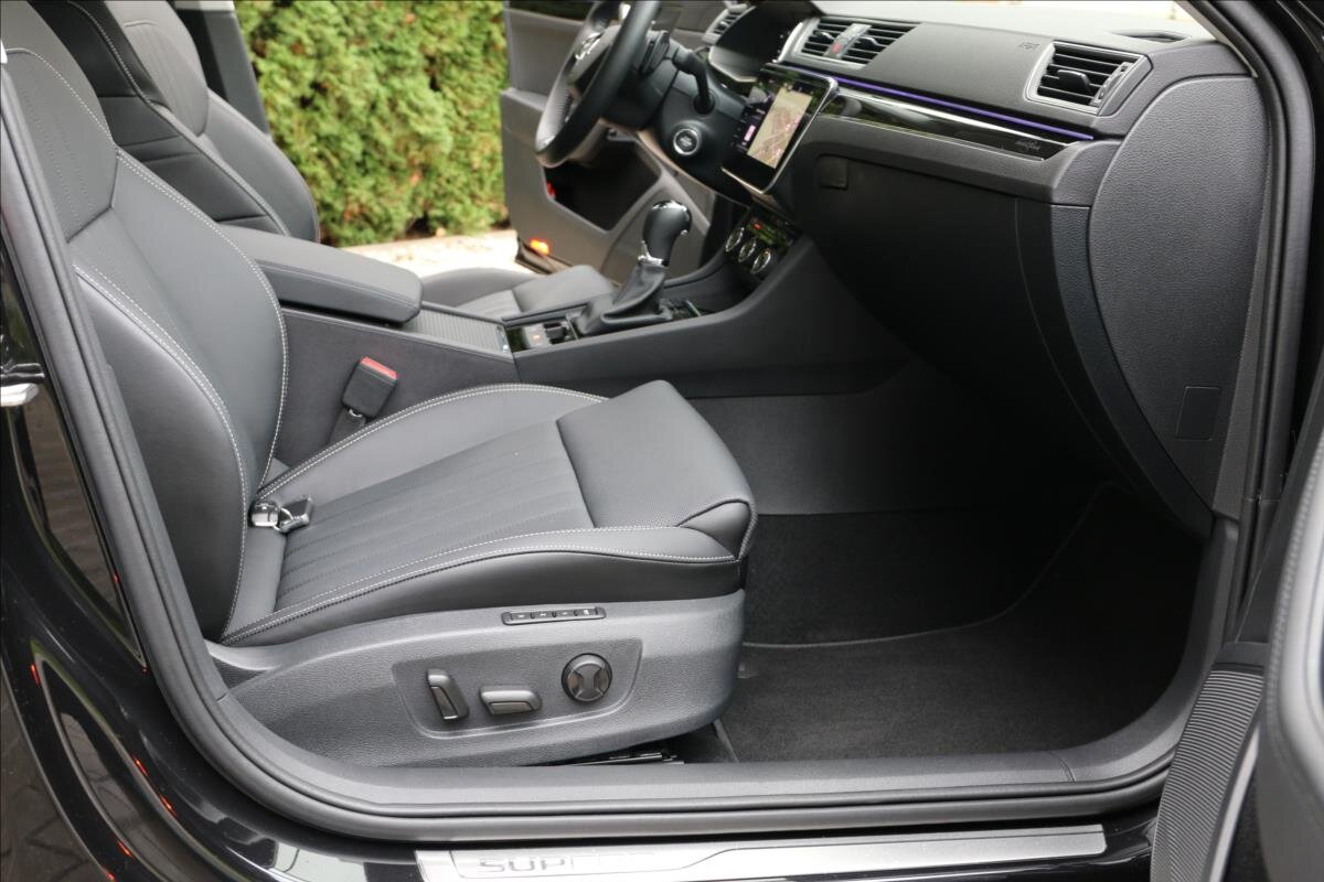 Škoda Superb Sedan / Limuzína 2,0 l 140 kw