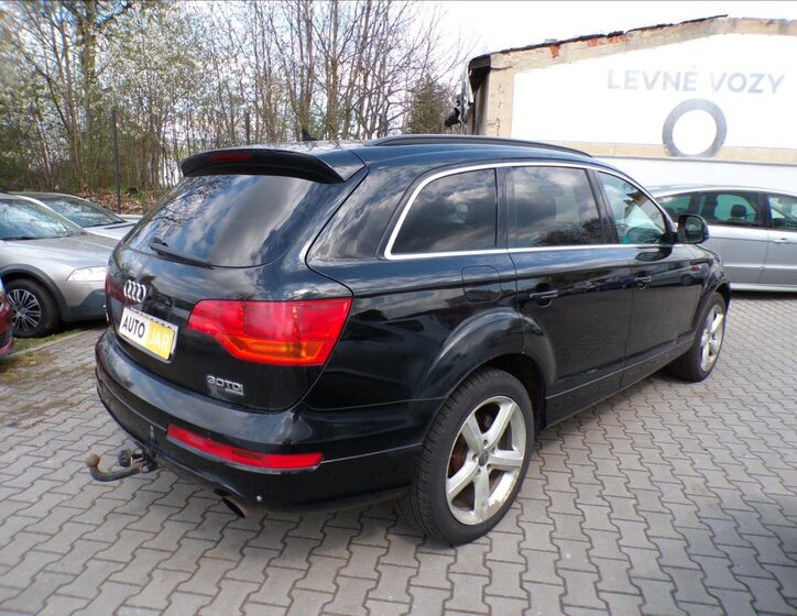 Audi Q7 Kombi 3,0 l 176 kw