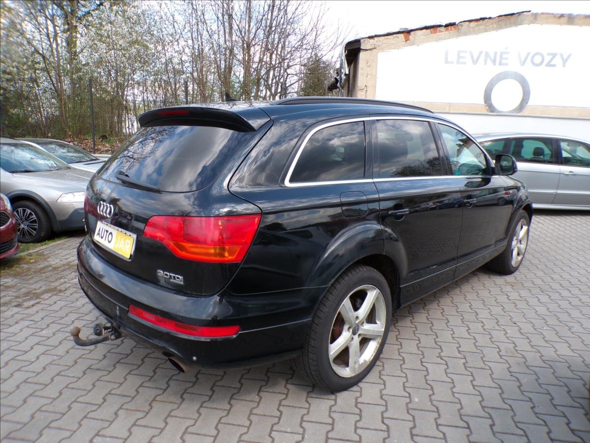 Audi Q7 Kombi 3,0 l 176 kw
