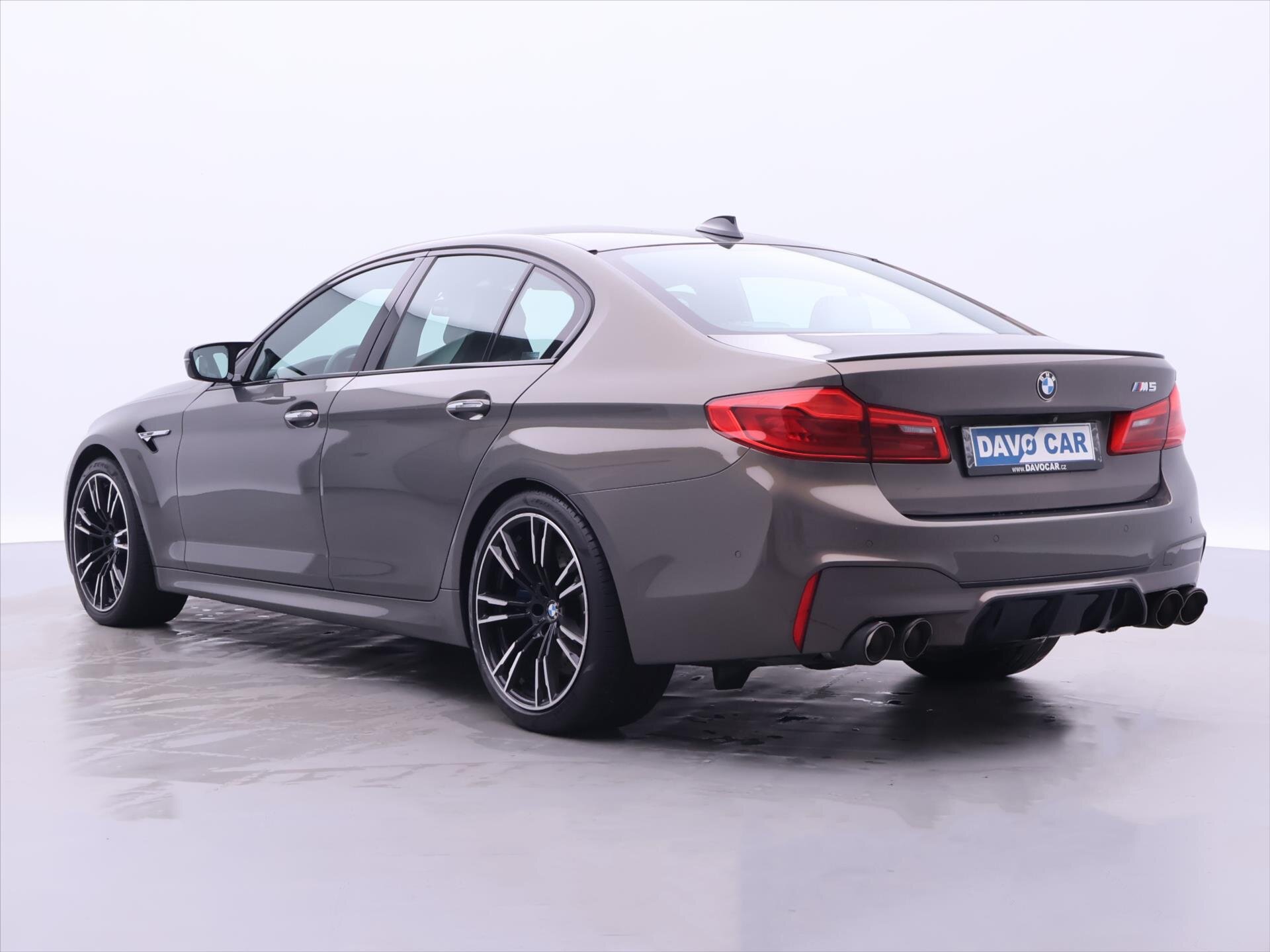 BMW M5 Sedan / Limuzína 4,4 l 441 kw