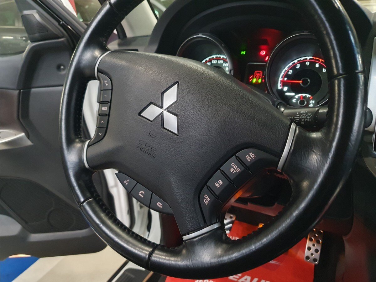 Mitsubishi Pajero Ostatní 3,2 l 147 kw