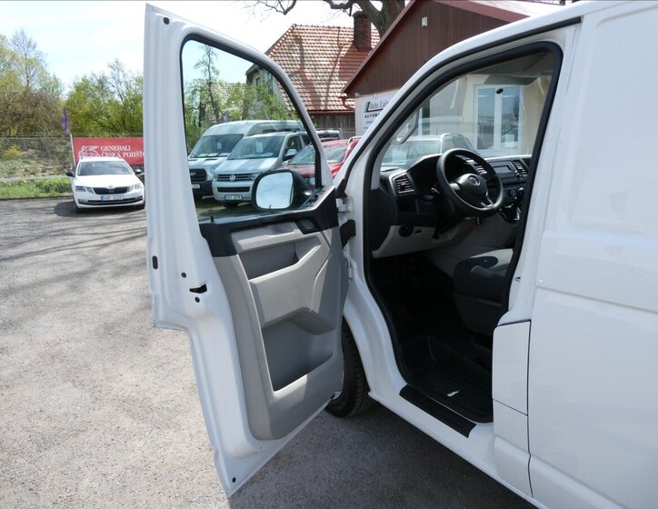 Volkswagen Transporter Skříň 2,0 l 75 kw