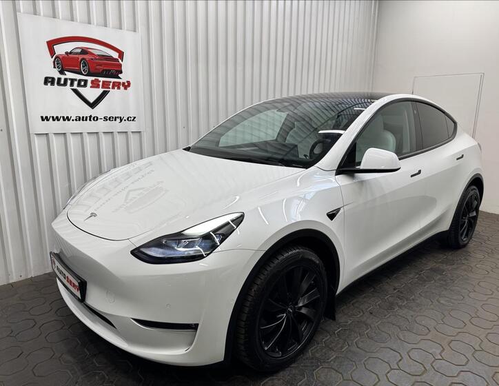 Tesla Model Y 2