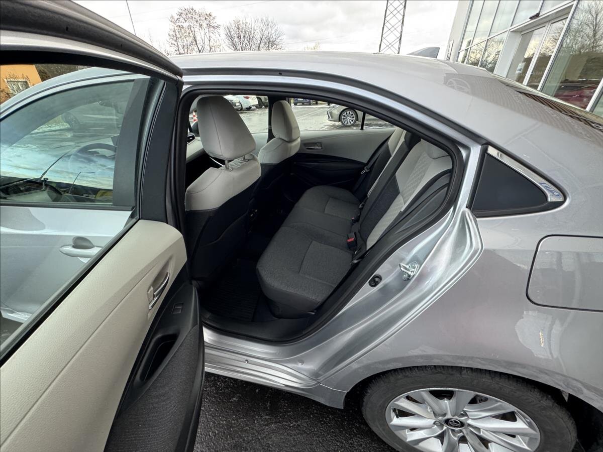 Toyota Corolla Sedan / Limuzína 1,8 l 72 kw