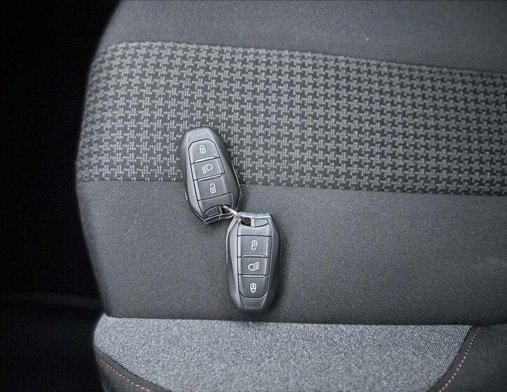 Peugeot 3008 SUV 1,2 l 96 kw