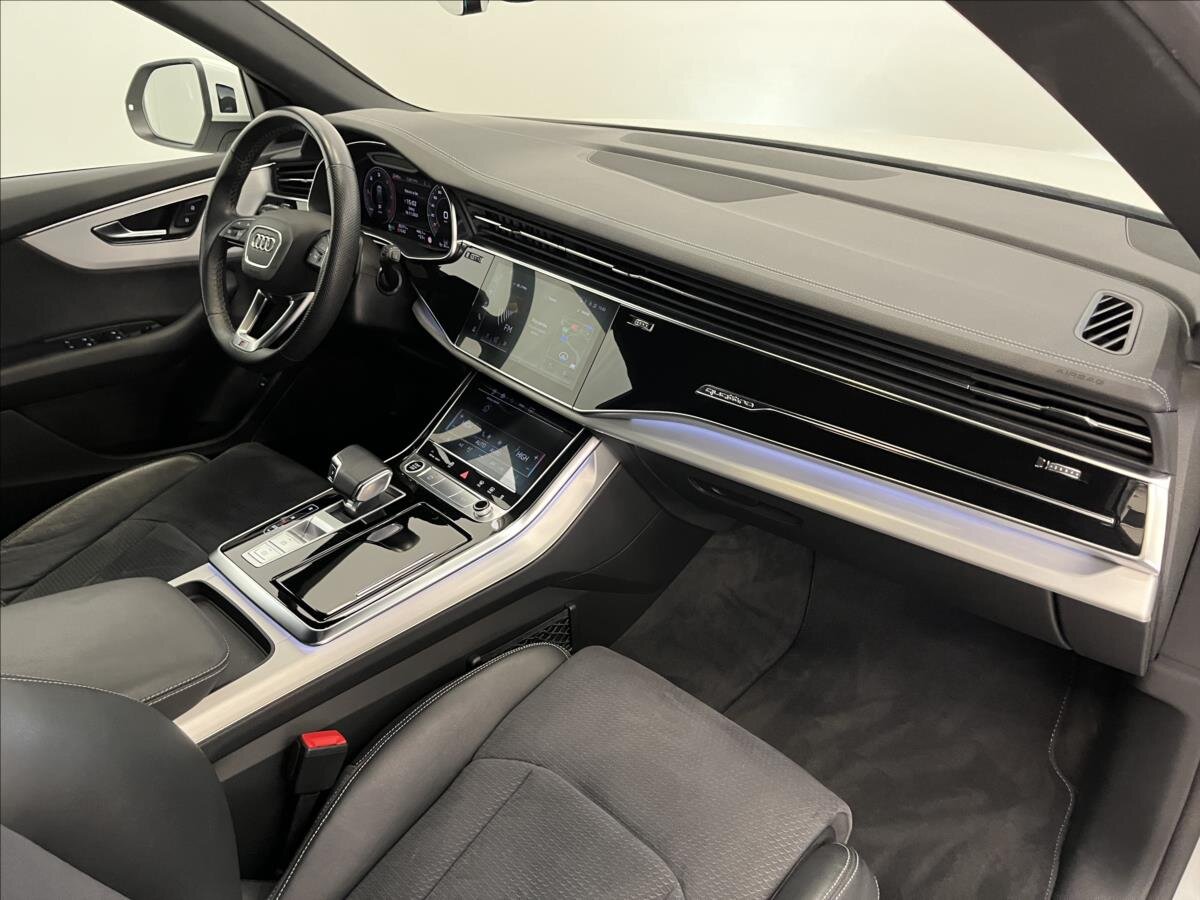 Audi Q8 SUV / Terénní 3,0 l 210 kw