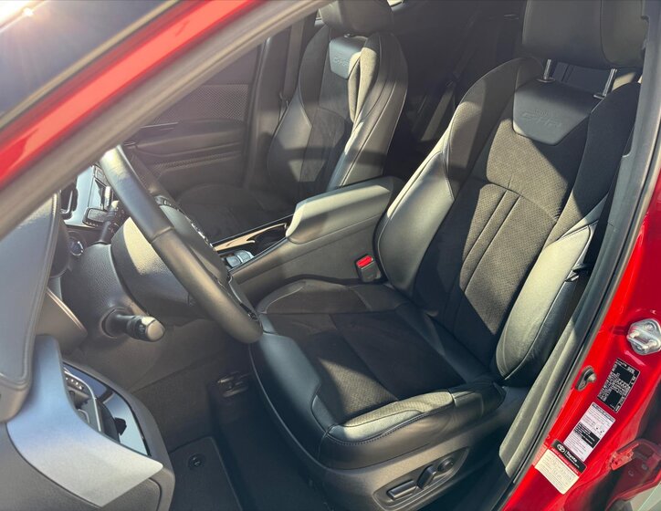 Toyota C-HR SUV / Terénní 1,8 l 72 kw