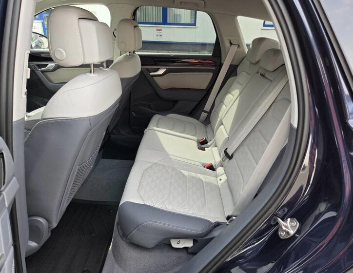 Volkswagen Touareg SUV 3,0 l 210 kw