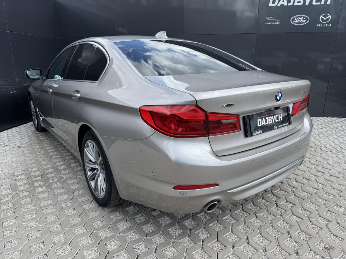 BMW Řada 5 Sedan / Limuzína 2,0 l 185 kw