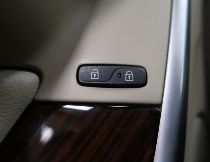 Volvo S60 Sedan / Limuzína 2,0 l 140 kw