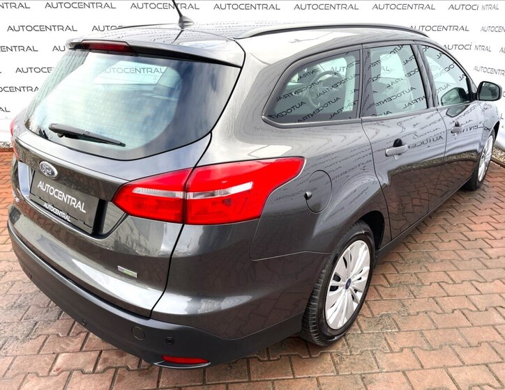 Ford Focus Kombi 999,0 92 kw