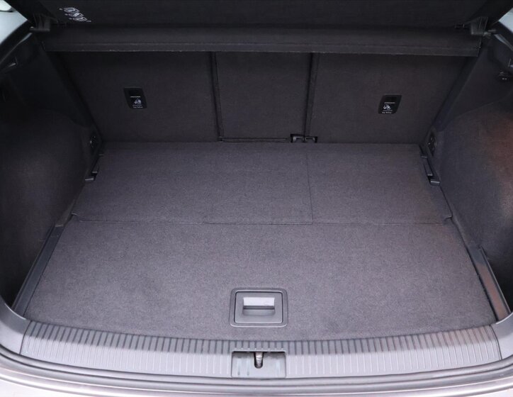 Volkswagen Golf Sportsvan 10