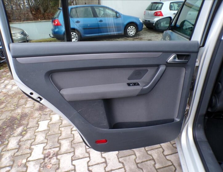 Volkswagen Touran Kombi 2,0 l 103 kw