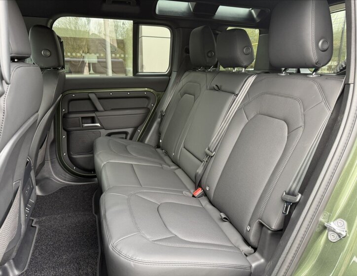 Land Rover Defender SUV / Terénní 3,0 l 184 kw