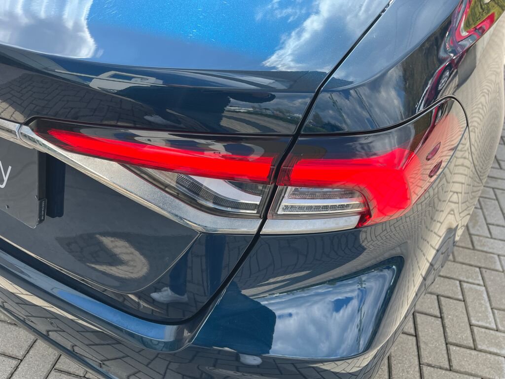 Toyota Corolla Sedan / Limuzína 1,5 l 92 kw