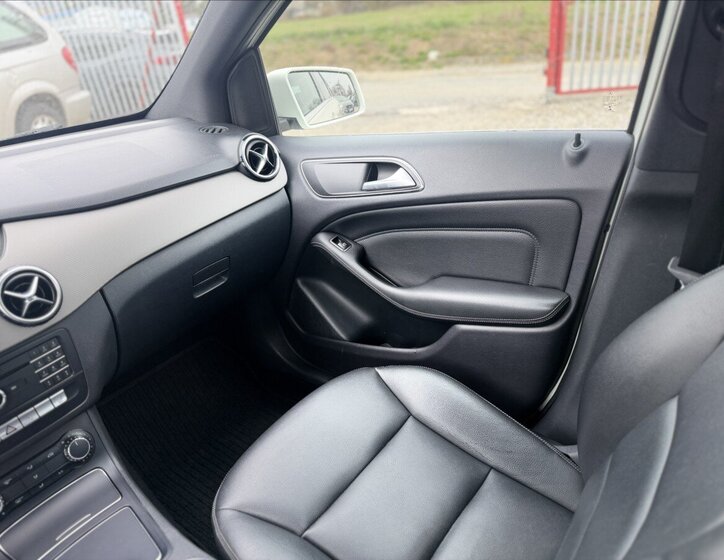 Mercedes-Benz Třídy B Kombi 1,5 l 80 kw