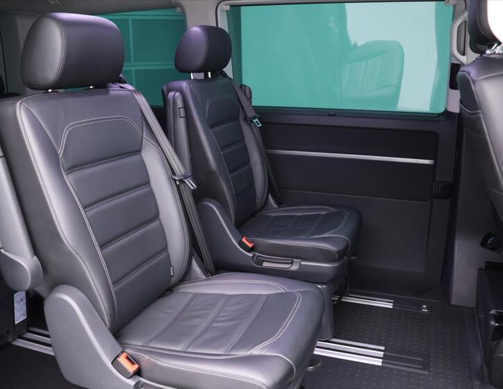 Volkswagen Multivan 15