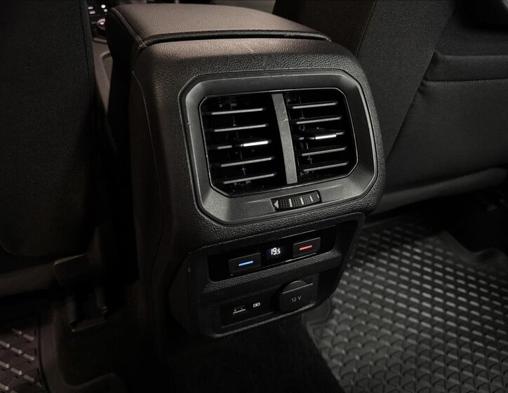 Volkswagen Tiguan SUV / Terénní 2,0 l 140 kw