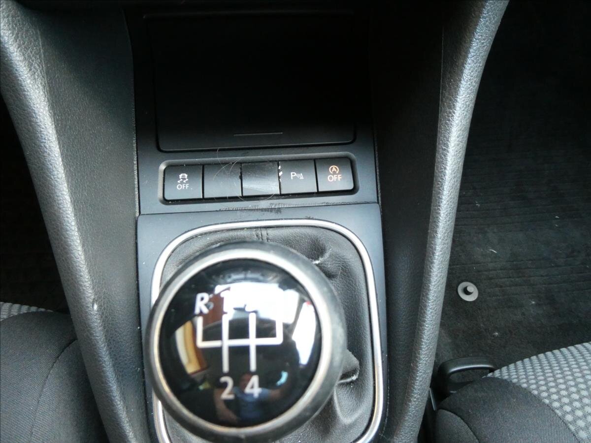 Volkswagen Golf Kombi 1,6 l 77 kw