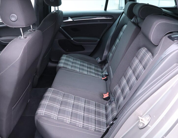 Volkswagen Golf Kombi 2,0 l 135 kw