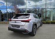 Lexus UX 250h 8