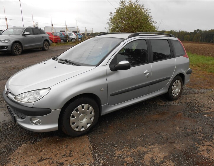 Peugeot 206 1