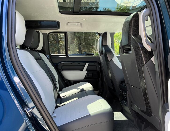 Land Rover Defender SUV / Terénní 4,4 l 467 kw