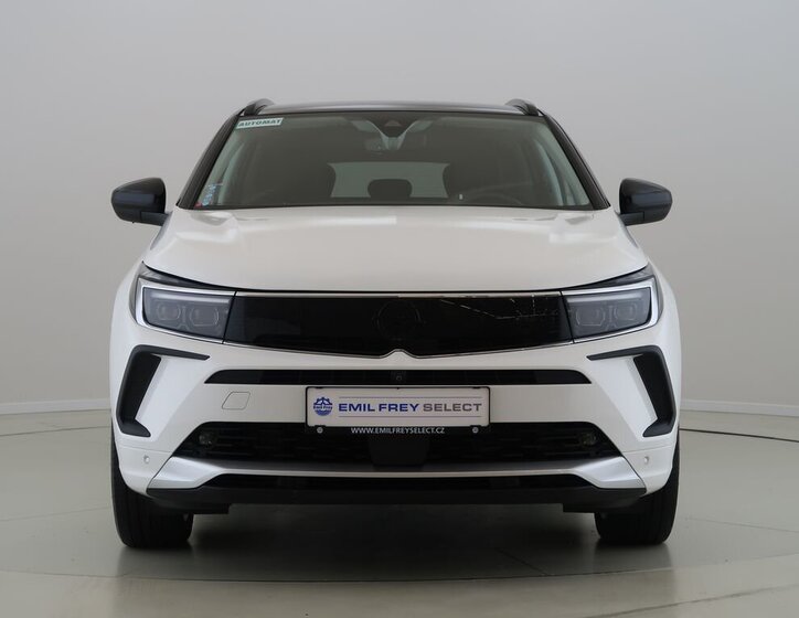 Opel Grandland SUV / Terénní 1,6 l 147 kw