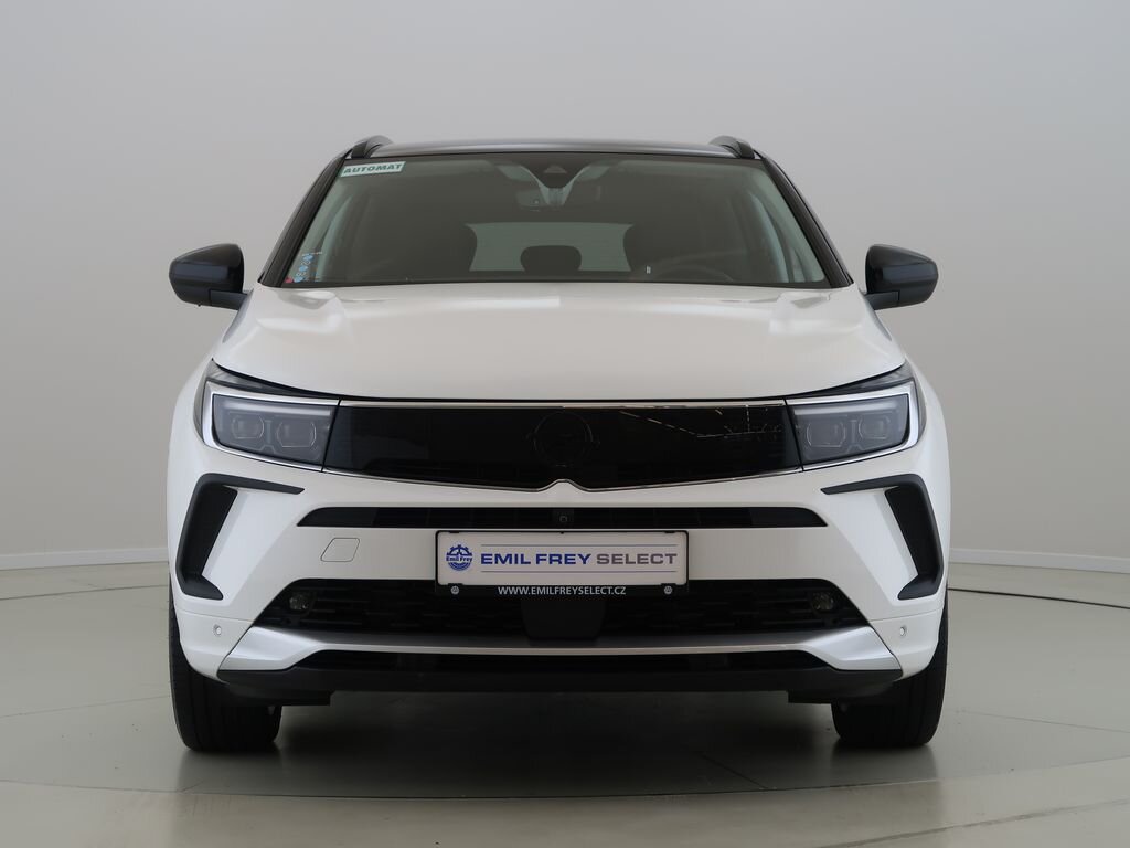Opel Grandland SUV / Terénní 1,6 l 147 kw