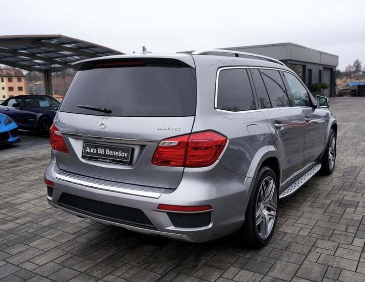 Mercedes-Benz GL SUV 3,0 l 190 kw