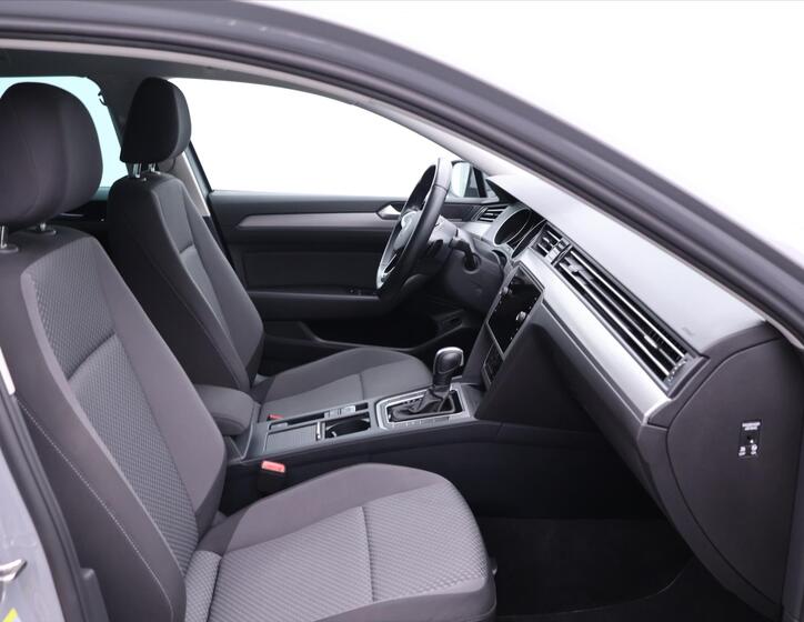 Volkswagen Passat 11