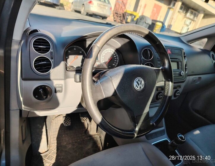 Volkswagen Golf Sedan 0,0 77 kw
