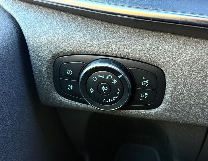 Ford Tourneo Custom 20