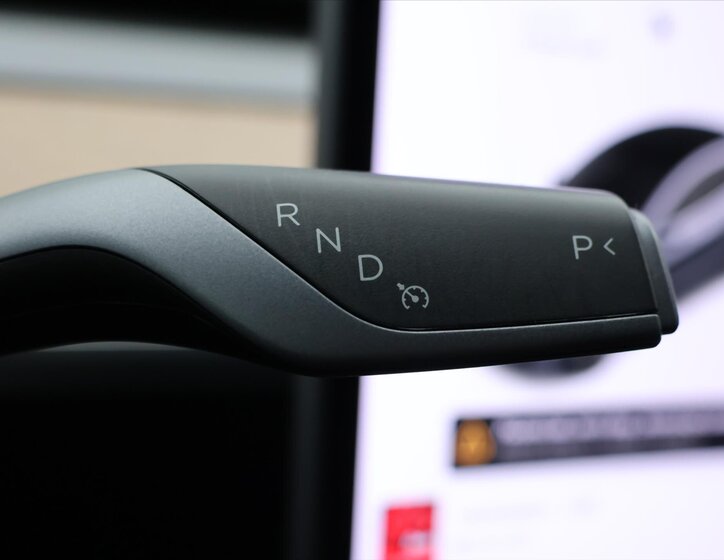 Tesla Model 3 Sedan 0,0 239 kw